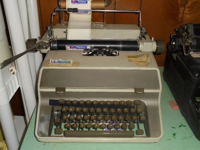 Another Vintage 'Royal' typewriter electric