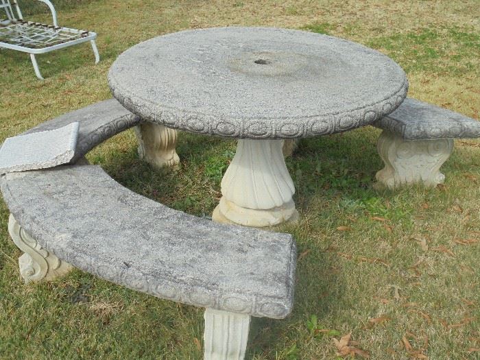 Round concrete table w/3 benches