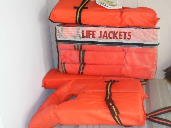 Life jackets (4 new in package - 3 loose)