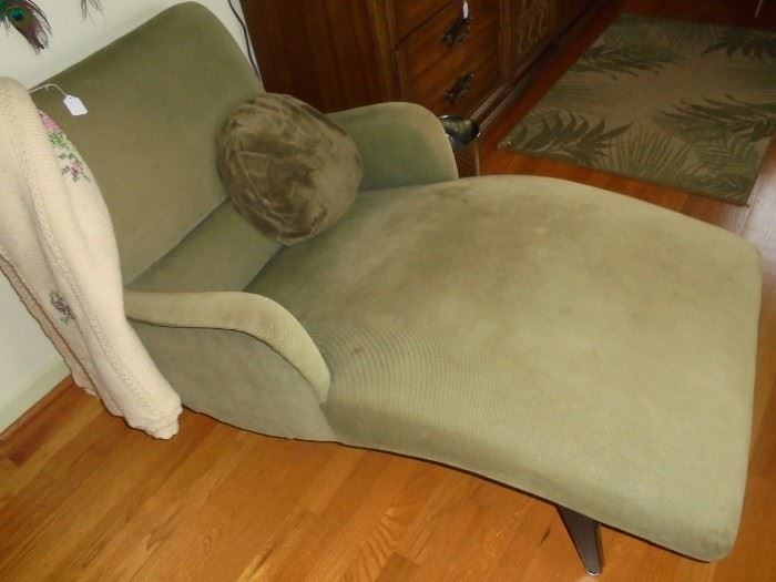 Mid century green chaise loung
