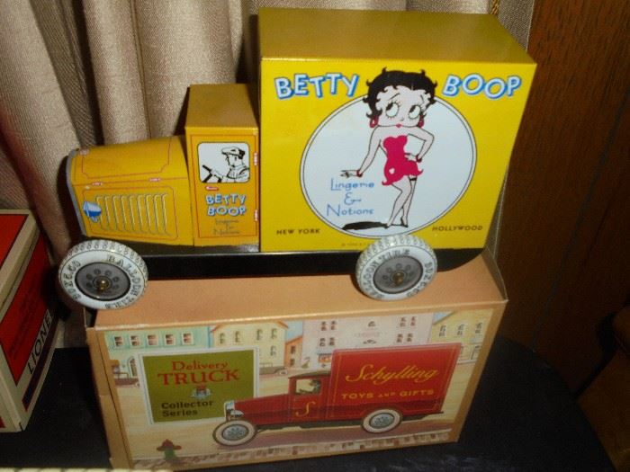 Betty Boop metal delivery truck