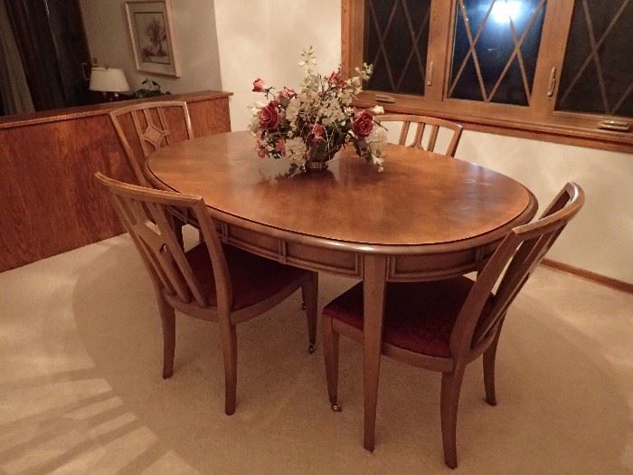 DINING TABLE WITH CHAIRS