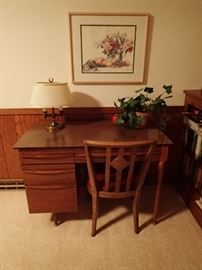 DESK & CHAIR ONE SIDE STORAGE / BRASS DESK LAMP