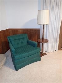 GREEN CHAIR / WOOD FLOOR LAMP
