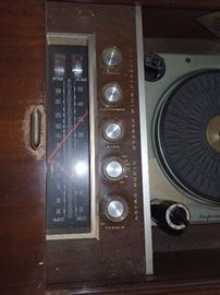 STEREO CONSOLE / MAGNOVOX