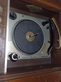 STEREO CONSOLE / MAGNOVOX