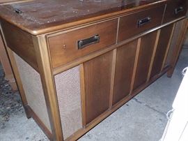 STEREO CONSOLE / MAGNOVOX