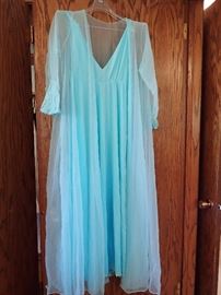 PEIGNOIR NEGLIGEE