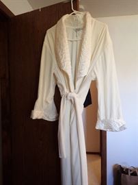 VERY SOFT ROBE