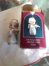 PRECIOUS MOMENTS FIGURES