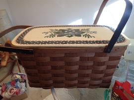 LARGE PICNIC BASKET WITH HINGE COVER