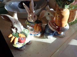 BUNNIES SALT AND PEPPER SHAKERS