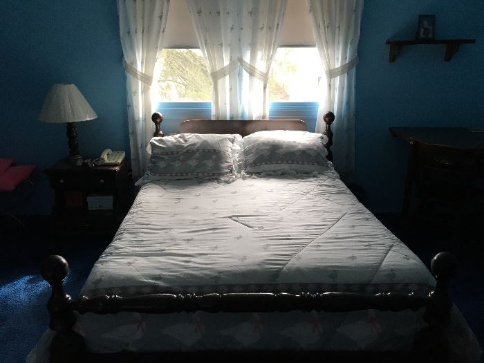 Solid Vintage Bedroom Sets