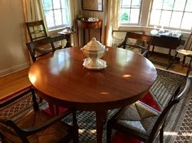 Sheridan Style Dining Set w/Leaf