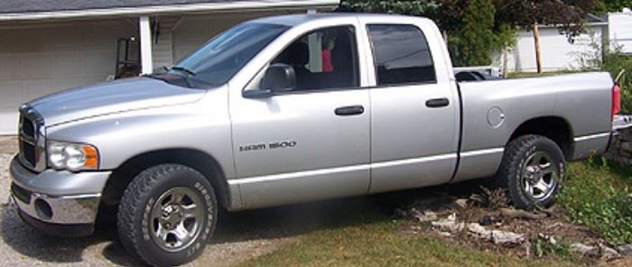2005 Dodge 1500 pick up truck  ( Not included in daily discounts) 206,000 might. Runs great.