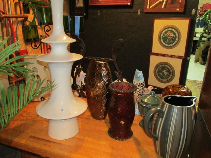 Elegant vase and accessories