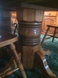 Example of pedestals under Amish table