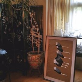 Oriental lacquer room divider with MOP inlay, floor vase, Oriental herons print