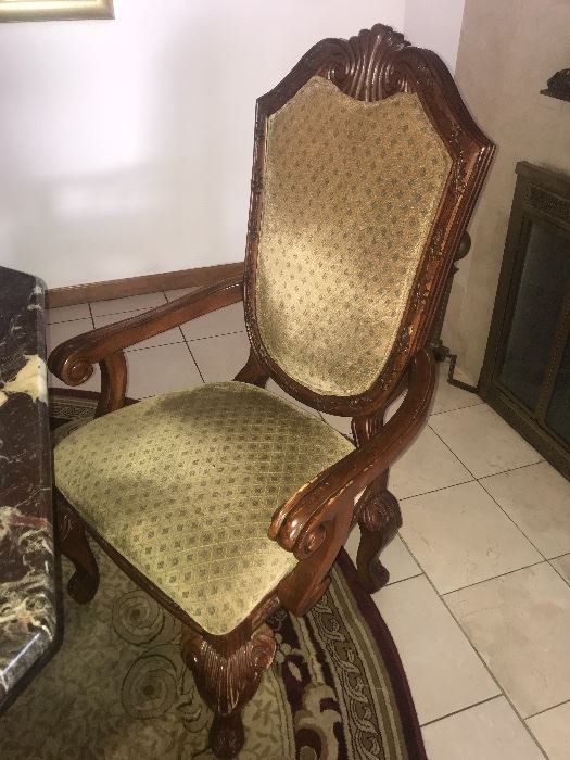 Gorgeous great condition wood dining chairs (set)