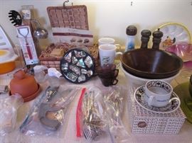 Cutlery, flatware and miscellaneous kitchen goods