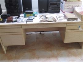 Large Knee Hole Desk