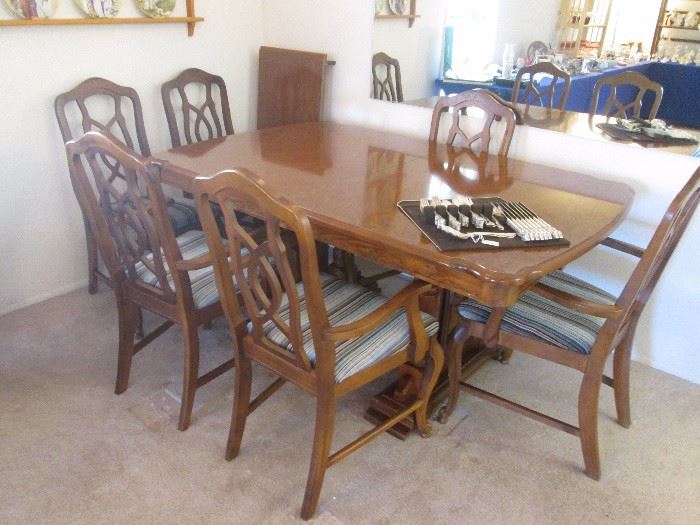 Lovely Traditional Dining Room Table/6 Chairs.  Look at the details in the next few photos.