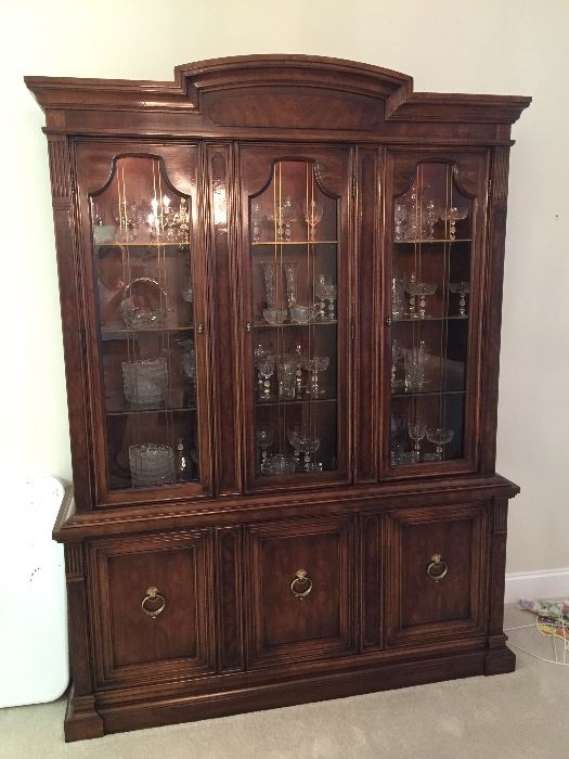 Henredon china cabinet with lovely cut crystal