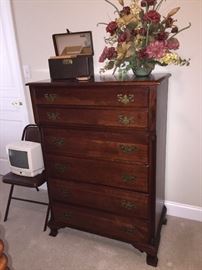 Solid cherry 6 drawer chest - excellent condition