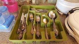 oneida silverware set