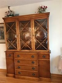 Antique Beautiful China Display Cabinet with Convex Glass