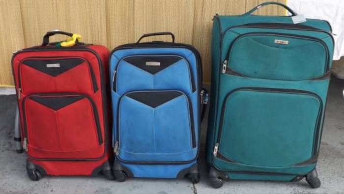 IET007 Three Sets of Luggage Lot
