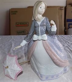 IET025  Brillo Lladro Porcelain Figurine
