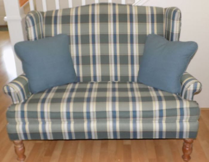 IET058  Plaid Loveseat with Pillows
