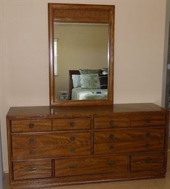 IET095 Beautiful Dresser with Mirror

