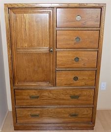 IET096 Gorgeous Upright Basset Wooden Dresser
