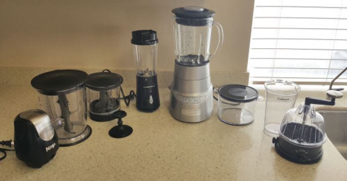IET109 Cuisinart Blender, Coffee Grinder & Ninja Food Processor

