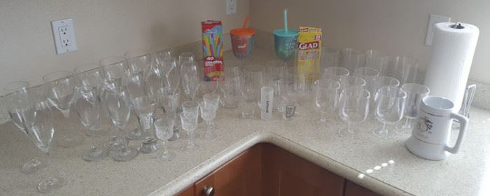 IET118 Glassware, Wine Glasses, Plastic Drinking Glasses & More
