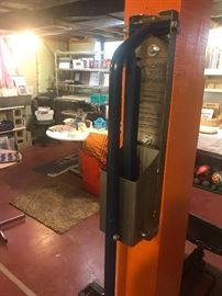 Coil Extruder and Accessory Package (Standard 4 Inch Extruder, Continental Clay Stock #900)
This item allows for myriad of solid and hollow shapes and diameter coils to be extruded.

