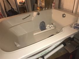 Whirlpool tub