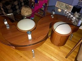 Super fun "S" shaped coffee table with a pair of matching stools