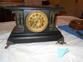19 C Mantle Clock