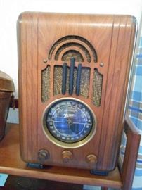 Vintage Radio, circa 1940
