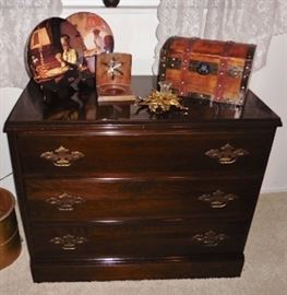 Ethan Allen 3 drawer chest