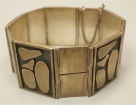 Lot 10 Sterling American Studio Modernist Bracelet. Hing
