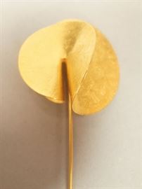 Lot 30 REIKO ISHIYAMA Gilt Sterling Organic Form Brooch 