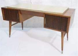 Lot 288 Stylish Modernist Oak Desk. Kneehole desk with 2 