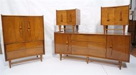 Lot 305 4pc AMERICAN MODERN Walnut Bedroom Furniture. Pr 
