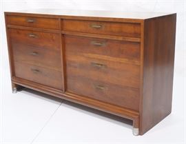 Lot 487 WILLETT Modernist Credenza Sideboard. Eight drawe