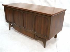 Lot 841 LANE American Modern Walnut Cedar Chest. Panel fr