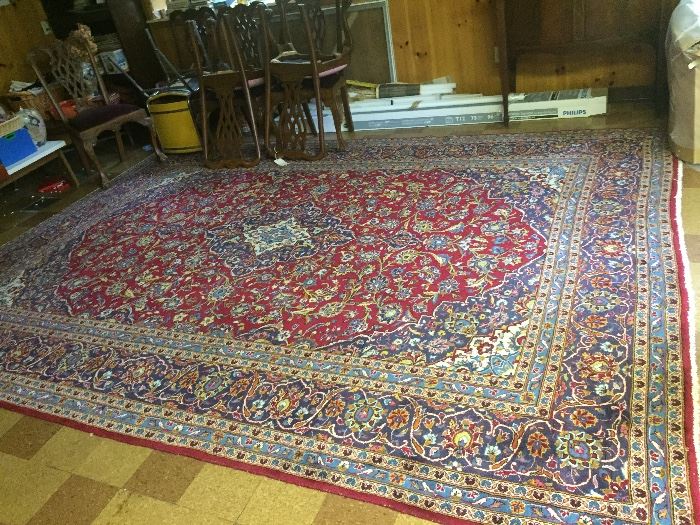 GREAT LARGE ANTIQUE HANDMADE ALL WOOL RUG.